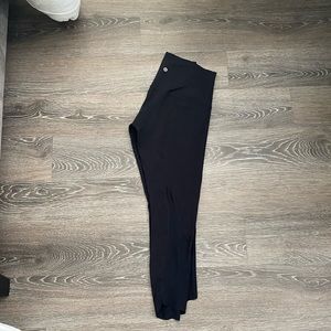 Black lululemon crop